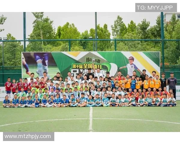 足球江湖的画卷：在绿茵场上追寻梦想与激情的故事